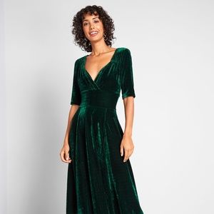 Collectif x MC Vixen Match Velvet Midi Dress